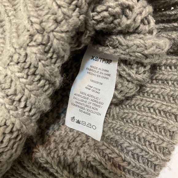 Y2K Cable Knit Fitted Sweater, Grey XS. Academia, heritageprep, normcore - Picture 8 of 8